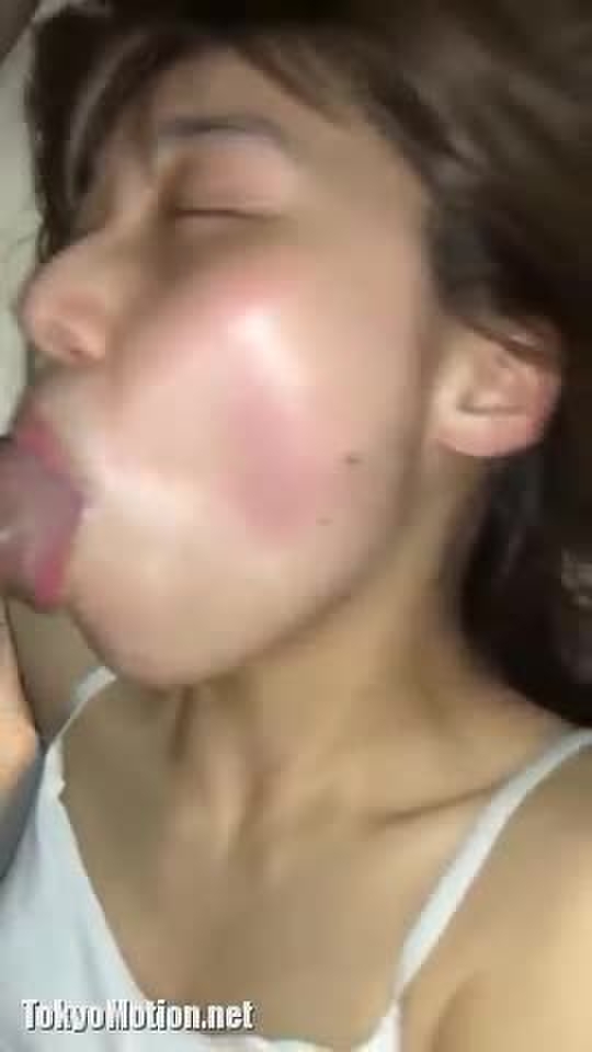 スマホ個人撮影 すっぴん彼女が口いっぱい頬張りながら一生懸命フェラ…！