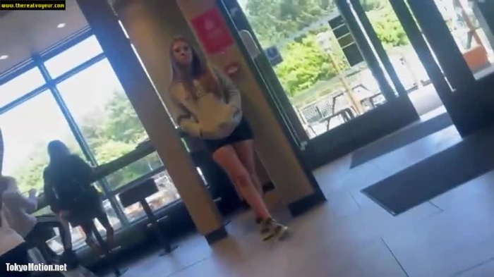 Voyeur 盗撮者 42