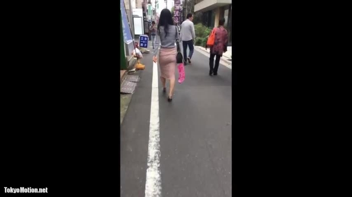 【全てがエロ過ぎる!!!希少価値のあるタイトワンピース着衣尻】