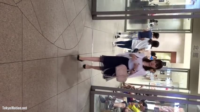美人お姉さん逆さ撮り（めくり）