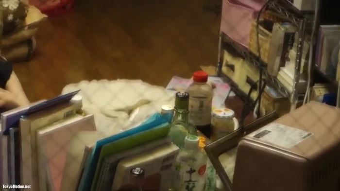 【盗撮動画】激カワJDちゃんの全裸を収録した伝説の民家撮り映像！さりげにチクニーをし始める様子まで収録