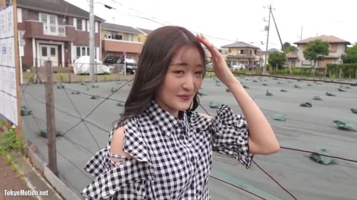 スマホ個人撮影 中高大一貫女子校のお嬢様JDを川辺でパコって中出し！
