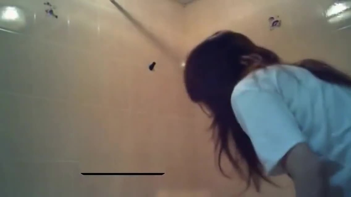 【盗撮動画】ニート弟の家庭内盗撮！美人な姉貴の脱衣～全裸入浴シーンの一部始終が映った動画が流出中
