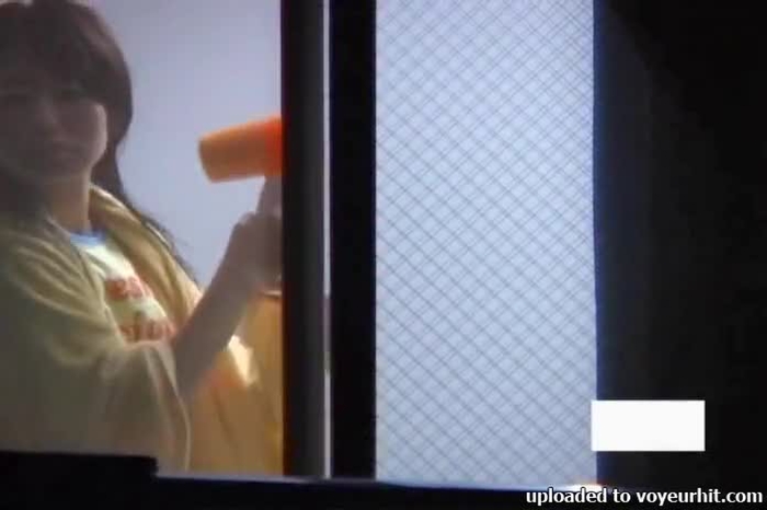 【盗撮動画】ガチモノ民家盗撮。お風呂上がりにパンイチで漫画を読むティーンギャルの日常 ラストはオナニーでフィニッシュ