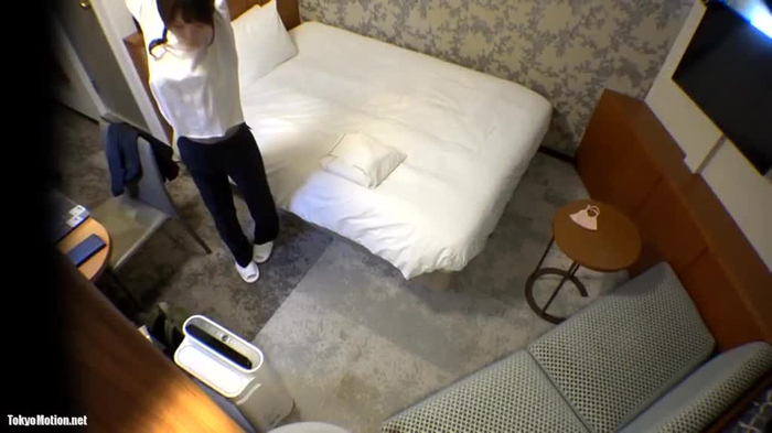 仕事の疲れを寸止めオナニーの果ての特大アクメで癒すOLを盗撮！