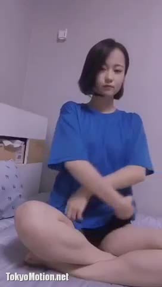 貧乳美女