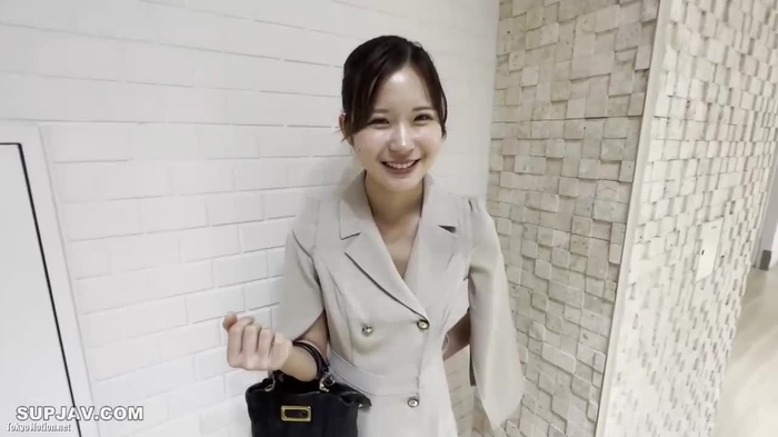 スマホ個人撮影 性格良さそうなモデル体型娘(19)とショッピングデート→ホテルで薄毛まんこに中出し！