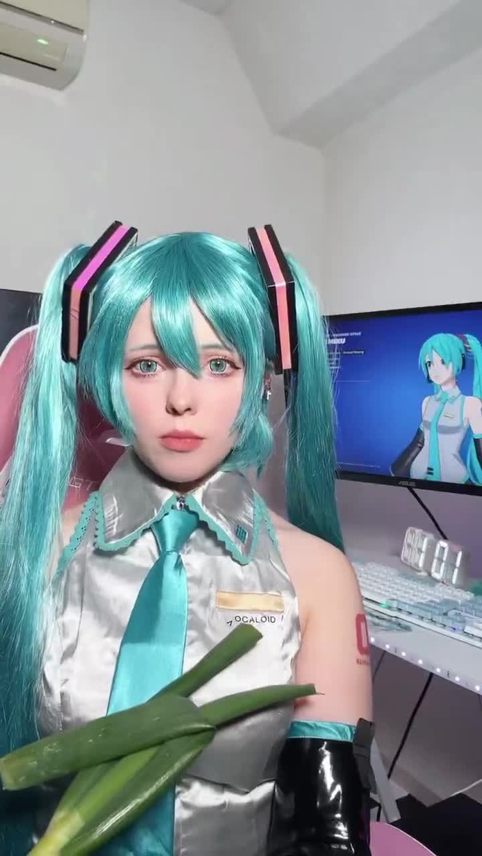 Saya Scarlet @SayaScarlet01 141