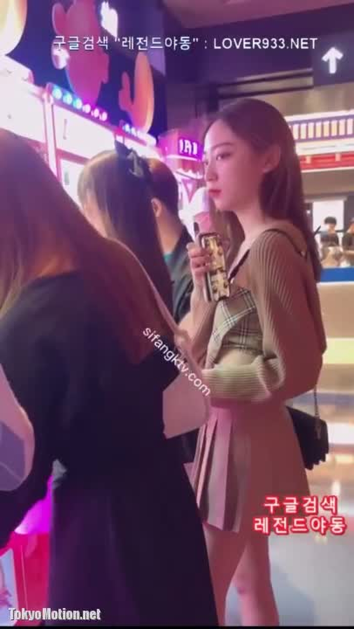 韓国 美人 逆さ パンチラ 続きはプライベート