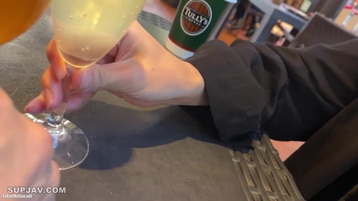 スマホ個人撮影 エッチ好きなギャルとカフェデート→ホテルでパイパンまんこに中出し！