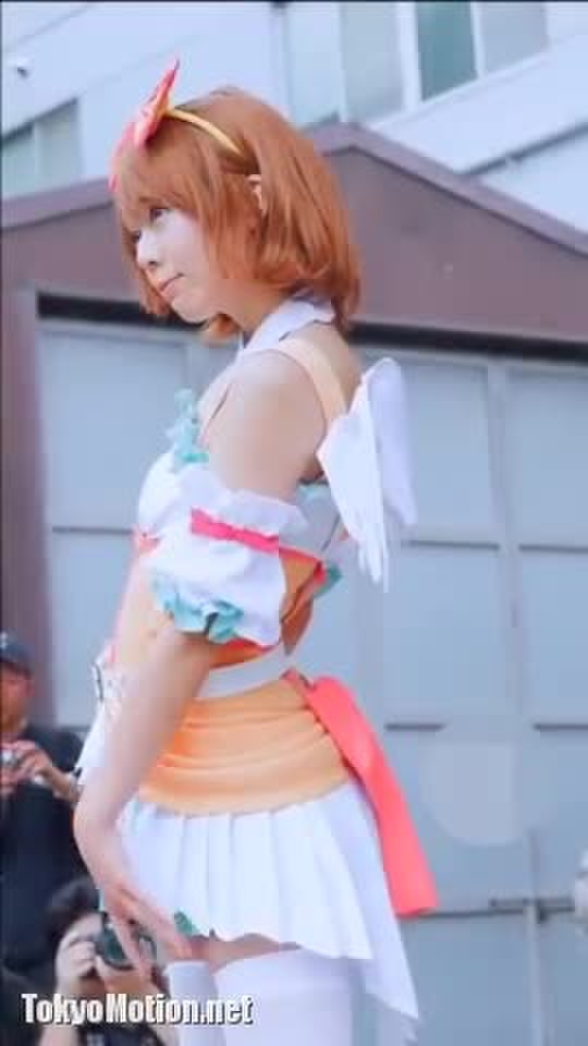 サービス精神旺盛なニーハイコスプレイヤー