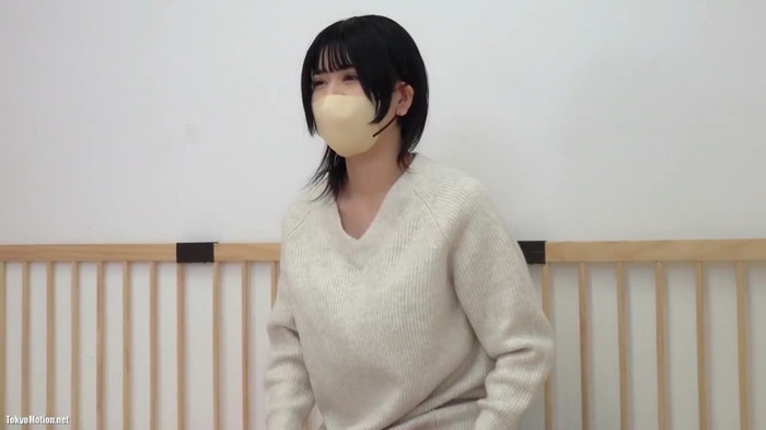 プルプル揺れる色白なまんまるおっぱいのアイドル風ママ