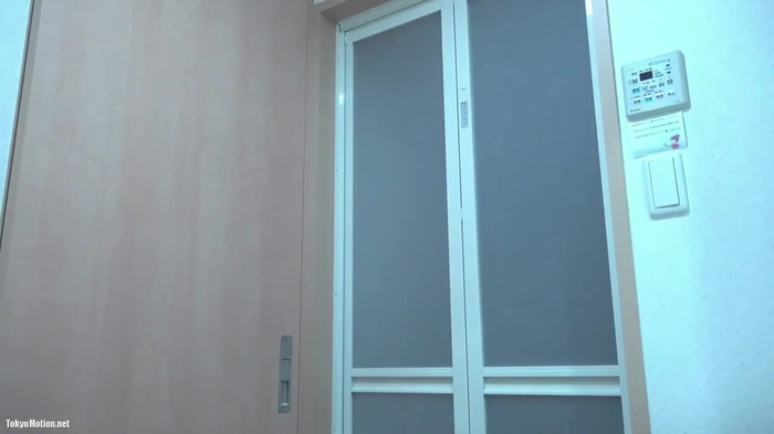 【盗撮動画】こう見えて隠れアイドルオタク！自宅の脱衣所で変態兄に家庭内盗撮されてる妹Kさん