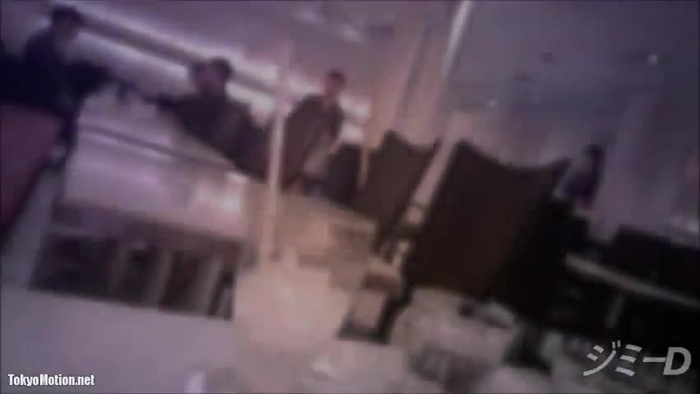 【盗撮動画】素朴可愛い学生バイトの飲食店員のパンチラ盗撮。信じられないかもしれないけどこれガチなんだぜ…