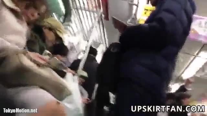 電車対面PC0151