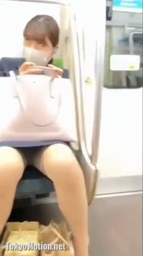 電車対面PC0156