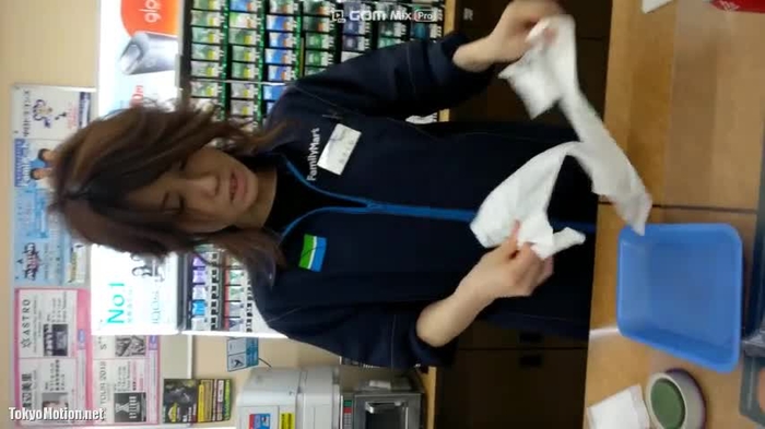 ファミマの綺麗なお姉さん 盗撮ばれた？ 睨まれる