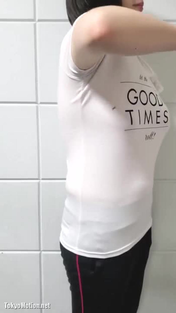 スマホ個人撮影 脱いだら意外と剛毛な感じがたまらないw水泳部巨乳JDのガチ着替え動画…！