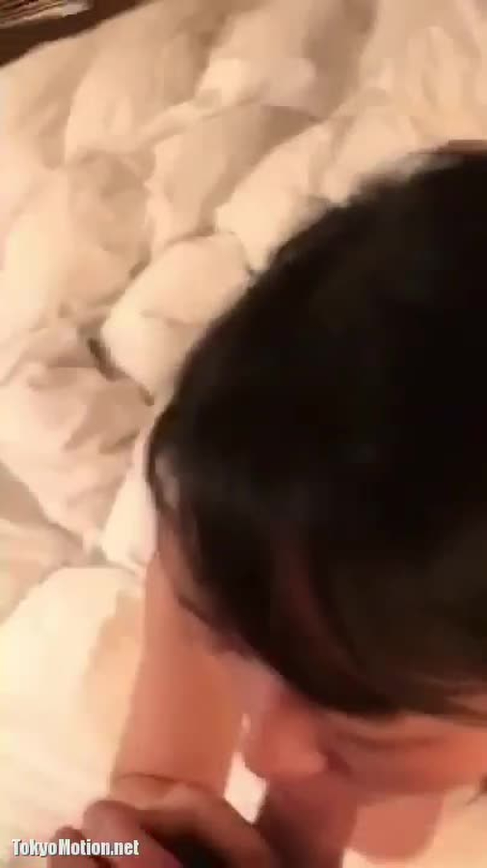 スマホ個人撮影 照れてる感じが可愛いw黒髪ショトカセフレがねっとりフェラ、、