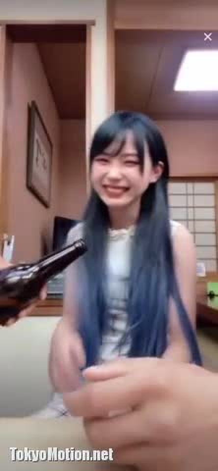 スマホ個人撮影 学生の悪ノリww飲み会で美人JDのパンチラ＆胸チラ楽しそうに企むおふざけ動画…！