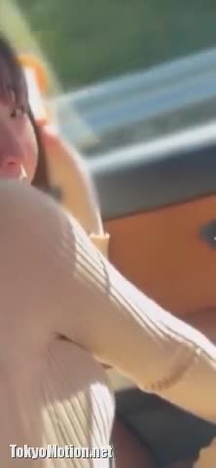 スマホ個人撮影 ドライブデート中におっぱい出し要求に応えるEカップ巨乳の女友達w